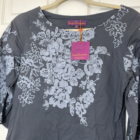 NWT 100% Cotton Embroidered Gray Tunic Top Size Small - Picture 3 of 8